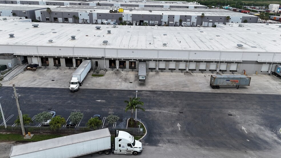 More Photos Of 9400 NW 104th St, Medley Warehouse For Lease