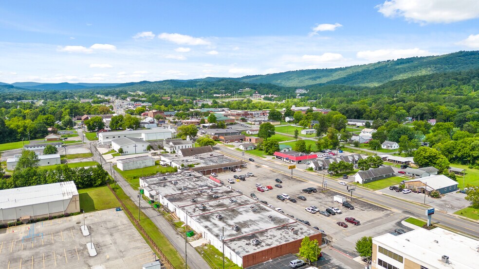 More Photos Of 152 N Main St, Trenton General Retail For Sale