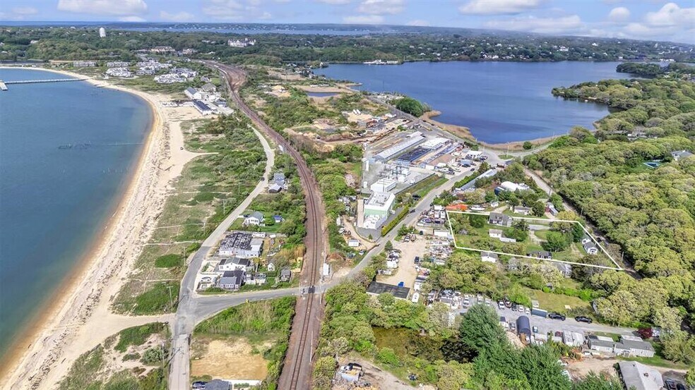 More Photos Of 18 N Shore Rd, Montauk Apartments For Sale