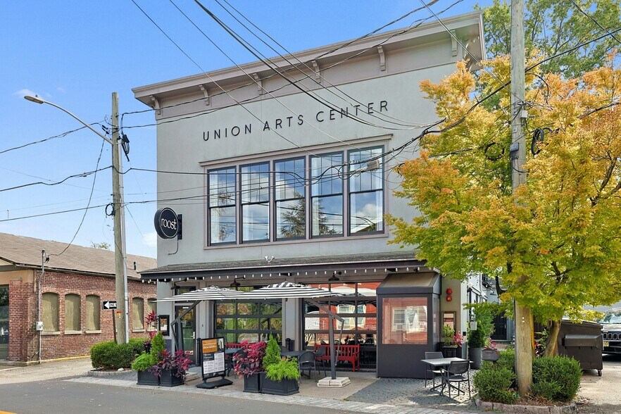 More Photos Of 2 Union St, Sparkill Storefront For Sale