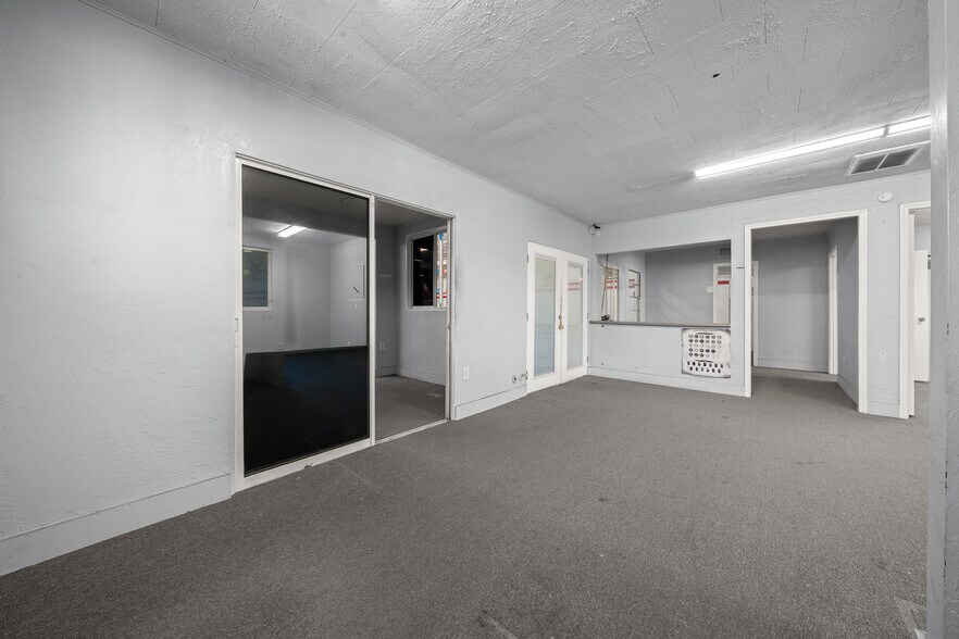 More Photos Of 4450 S Pine Ave, Ocala Warehouse For Lease