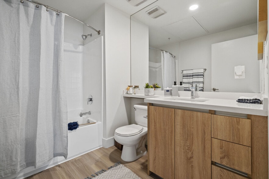 More Photos Of 11049 Magnolia Blvd, North Hollywood Apartments For Lease