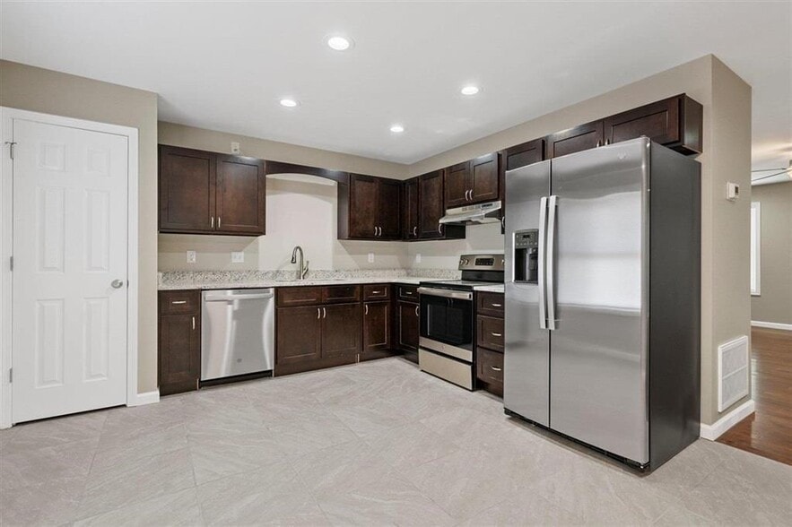 More Photos Of 117 Hatcher St, Park City Multifamily For Sale