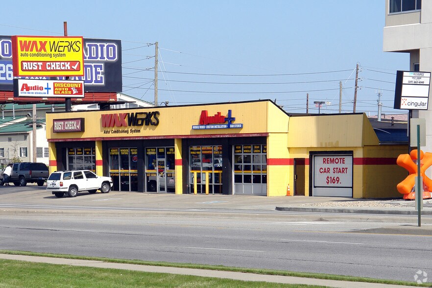 More Photos Of 6816 E 82nd St, Indianapolis Freestanding For Lease