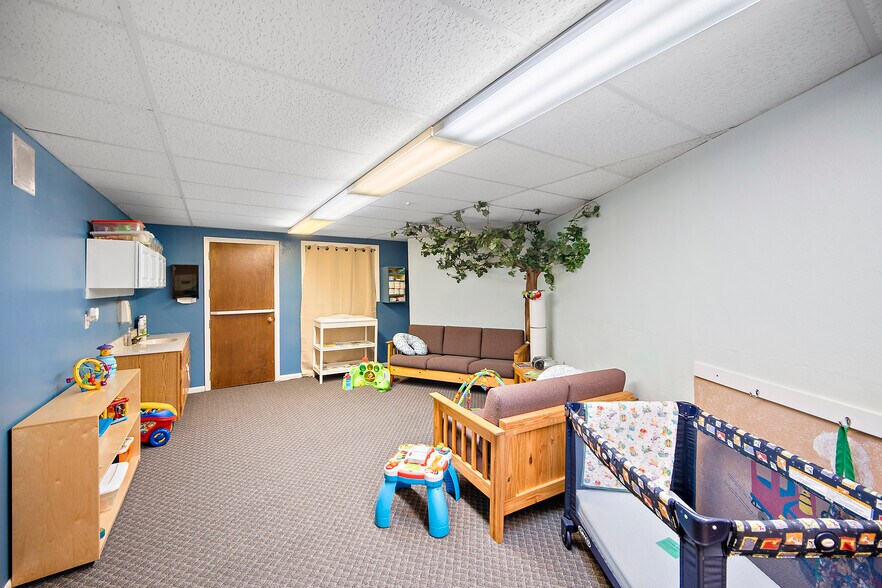 More Photos Of 820 N 30th St, Colorado Springs Religious Facility For Sale