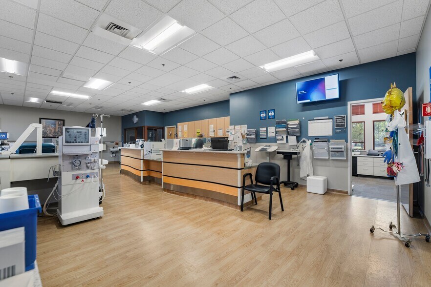 More Photos Of 6825 Burden Blvd, Pasco Medical For Sale