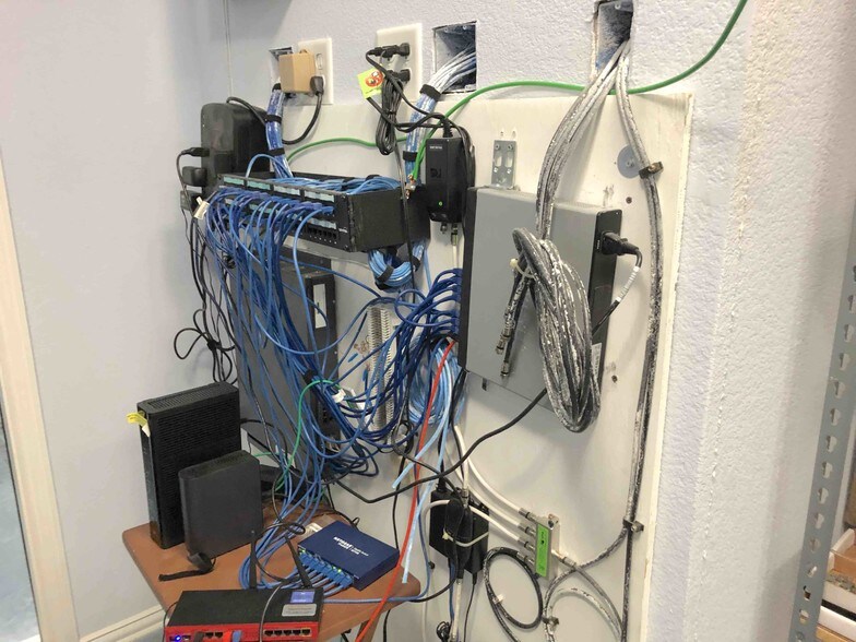 More Photos Of 124 Rose Ln, Frisco Warehouse For Sale