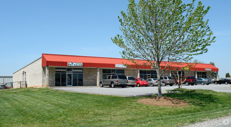 More Photos Of 136 Stutts Rd, Mooresville Freestanding For Lease