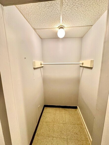 More Photos Of 862 Iron Ridge Rd, Spring Grove Apartments For Sale
