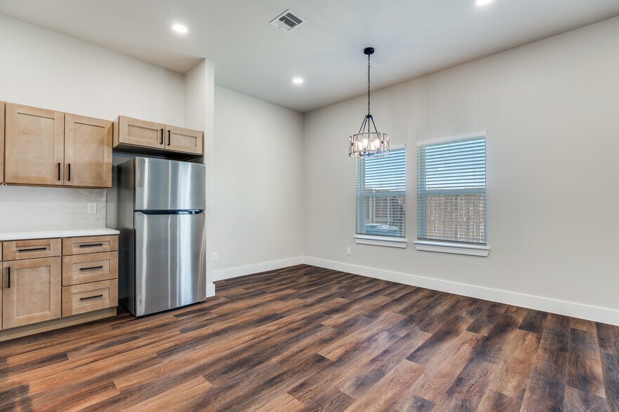 More Photos Of 6655 Mountain Trl, Dallas Apartments For Sale