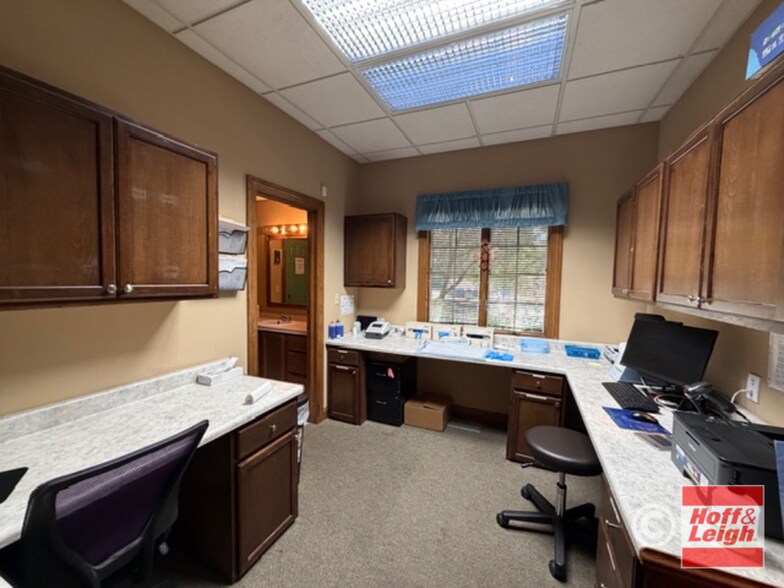 More Photos Of 1037 N Main St, Akron Office For Lease