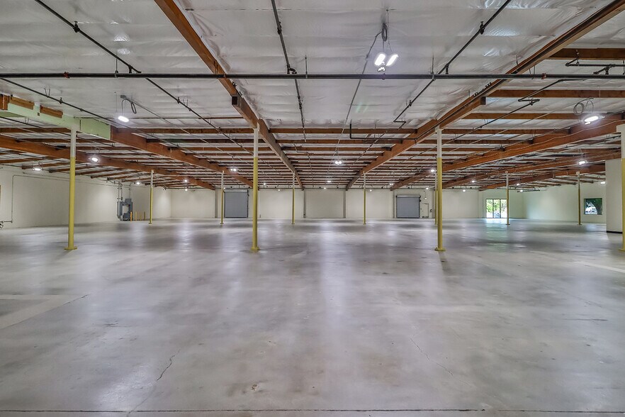 More Photos Of 12740 San Fernando Rd, Sylmar Warehouse For Lease