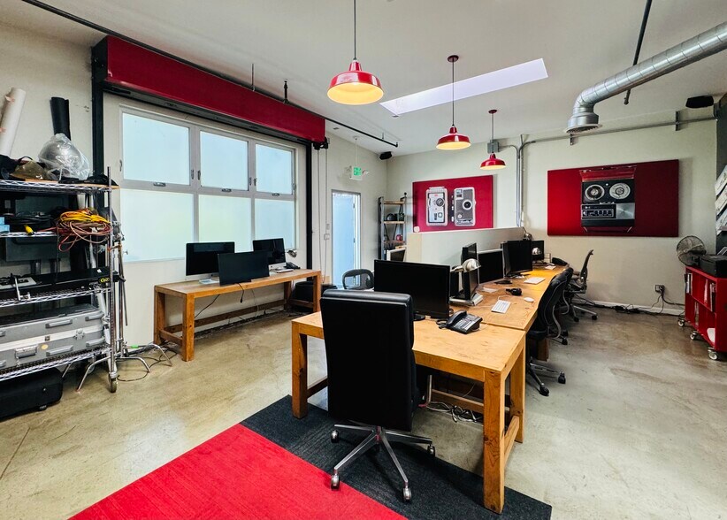 More Photos Of 6025 Washington Blvd, Culver City Office For Sale