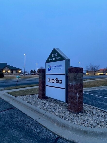 More Photos Of 2720 Superior Dr NW, Rochester Office For Lease