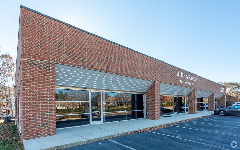 More Photos Of 625 Hutton St, Raleigh Showroom For Lease