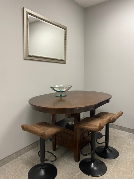 More Photos Of 55951 Gratiot Ave, Chesterfield Office For Sale