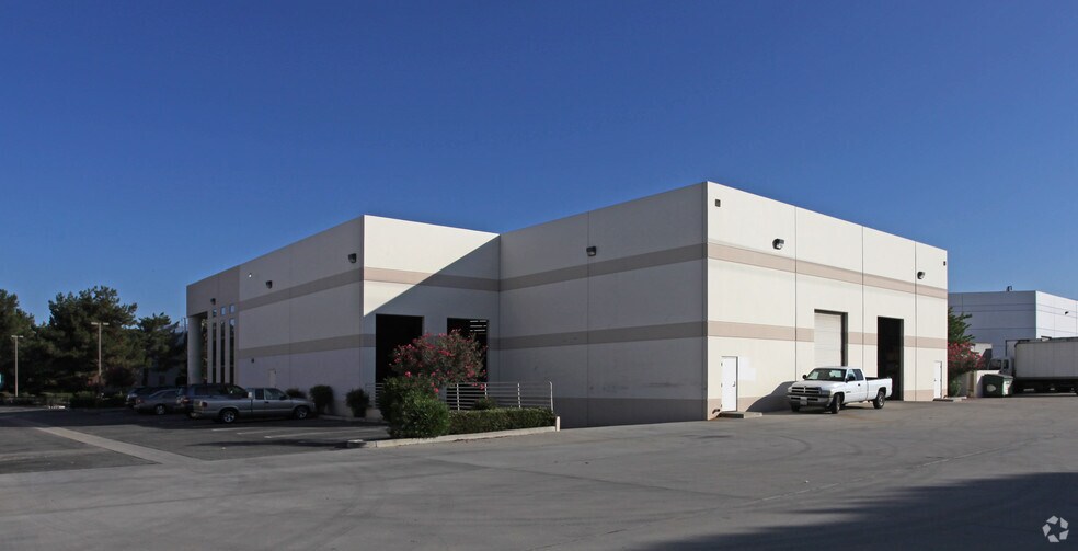 More Photos Of 13462 Brooks Dr, Baldwin Park Warehouse For Lease