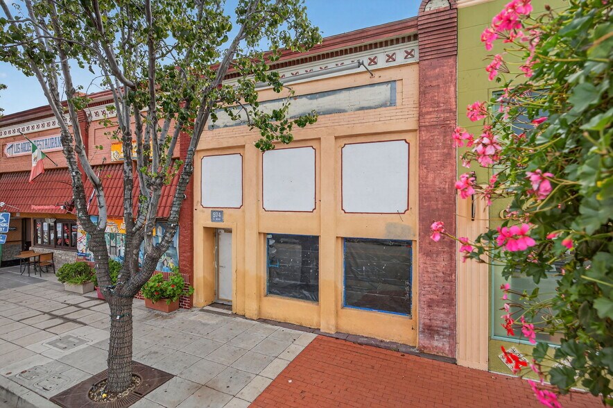 More Photos Of 974 E Main St, Santa Paula Restaurant For Sale