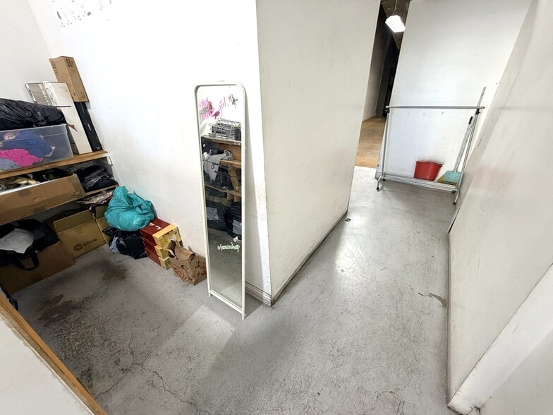 More Photos Of 780-798 E 12th St, Los Angeles Storefront For Sale