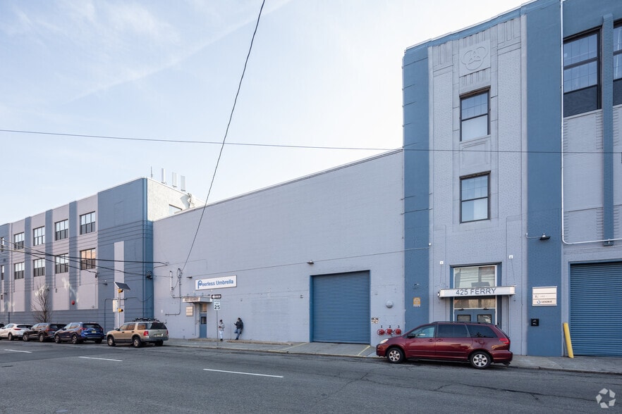 More Photos Of 397-447 Ferry St, Newark Manufacturing For Lease