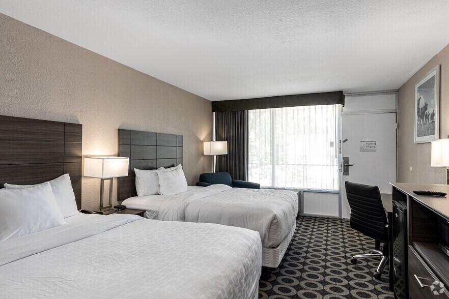 More Photos Of 2700 W 18th Ave, Emporia Hotel For Sale
