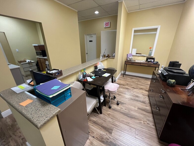 More Photos Of 3226-3230 W Kennedy Blvd, Tampa Storefront Retail Office For Sale