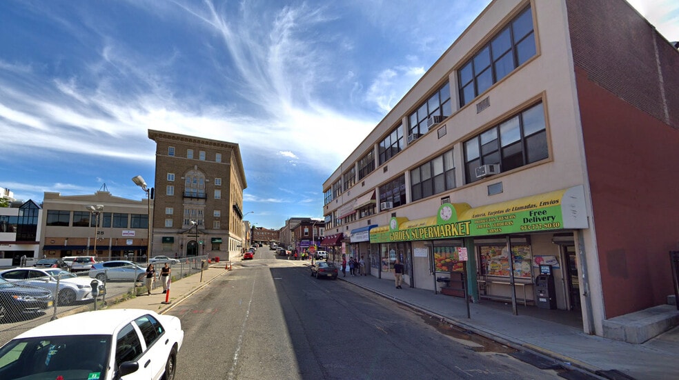 More Photos Of 39-45 Garden St, Passaic Office For Lease