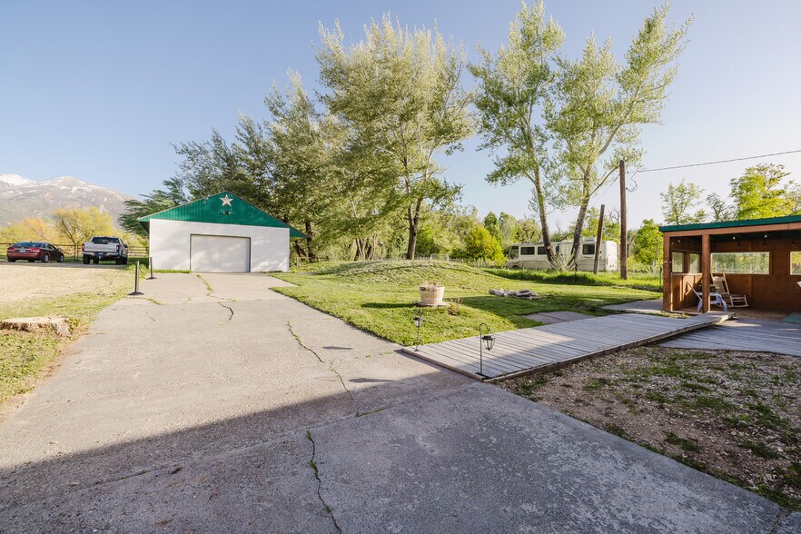 More Photos Of 925 Lamoille Hwy, Lamoille Hotel For Sale