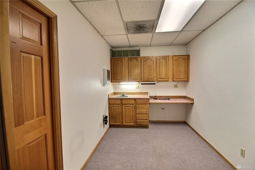More Photos Of 720 S 320th St, Federal Way Unknown For Lease