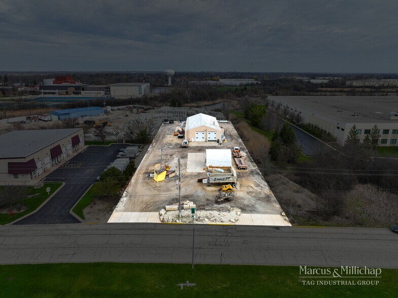 More Photos Of 500 Rose Rd, Lake Zurich Warehouse For Sale