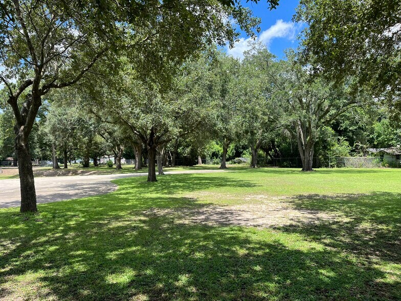 More Photos Of 2400 W Herman St, Pensacola Warehouse For Sale