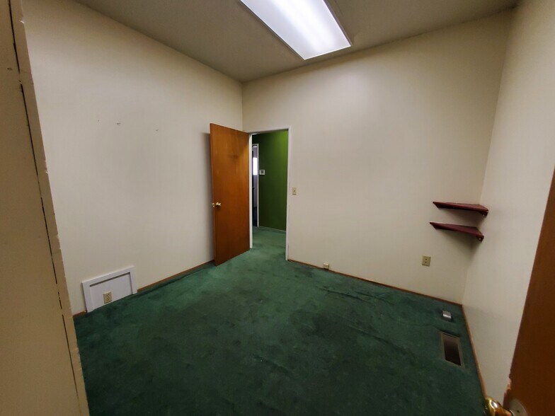 More Photos Of 1343-1353 W Main St, Merced General Retail For Sale