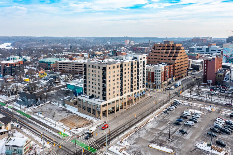 More Photos Of 210 W Huron St, Ann Arbor Apartments For Lease