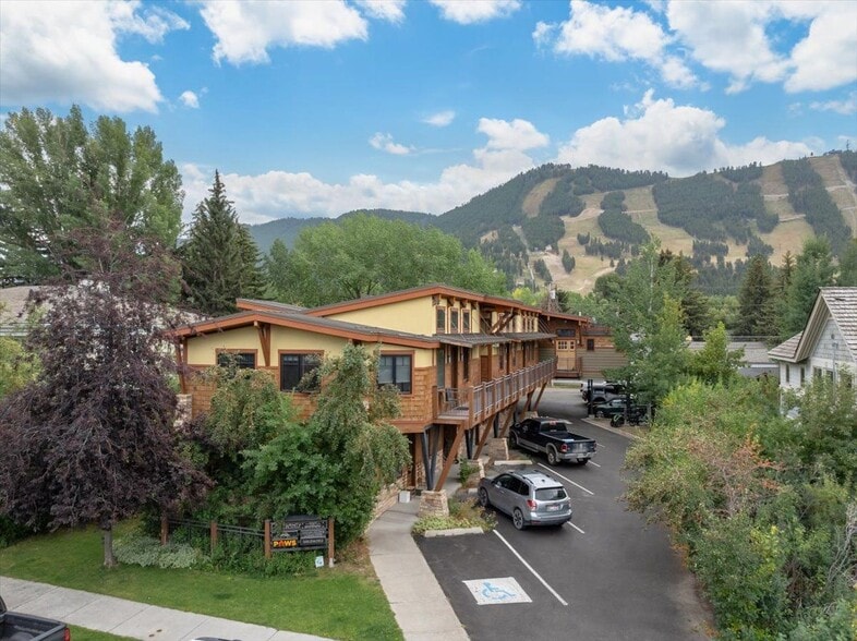 More Photos Of 320 E Broadway Ave, Jackson Office Residential For Sale