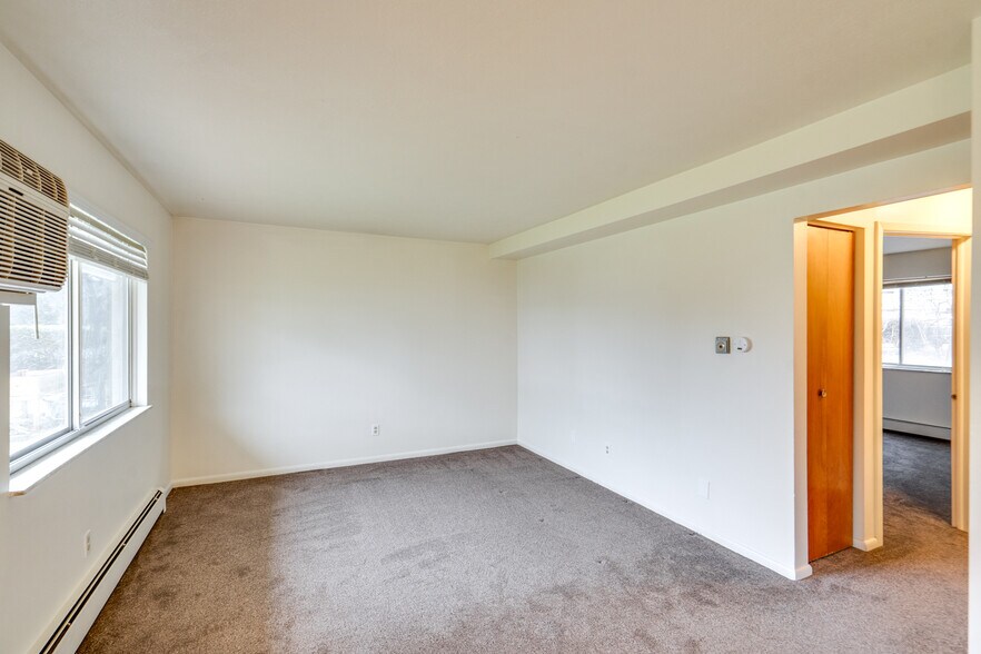 More Photos Of 2615 Ellet Ave, Akron Apartments For Sale