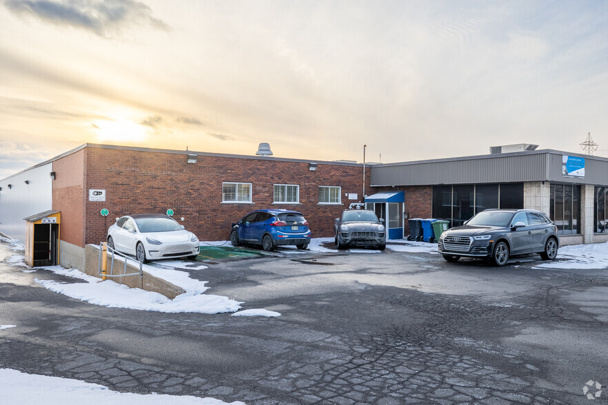 Primary Photo Of 11060 Boul Parkway, Montréal Manufacturing For Sale