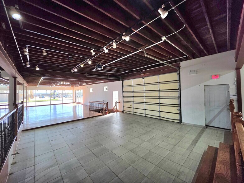 More Photos Of 10220 Grand Ave, Franklin Park Storefront Retail Office For Lease
