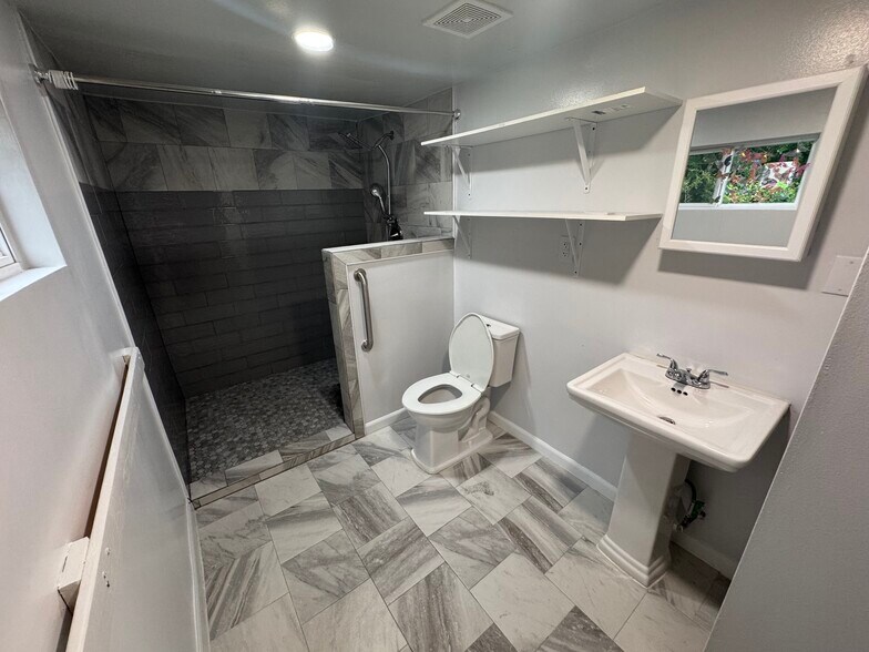 More Photos Of 1616 E Park Ave, Valdosta Multifamily For Sale