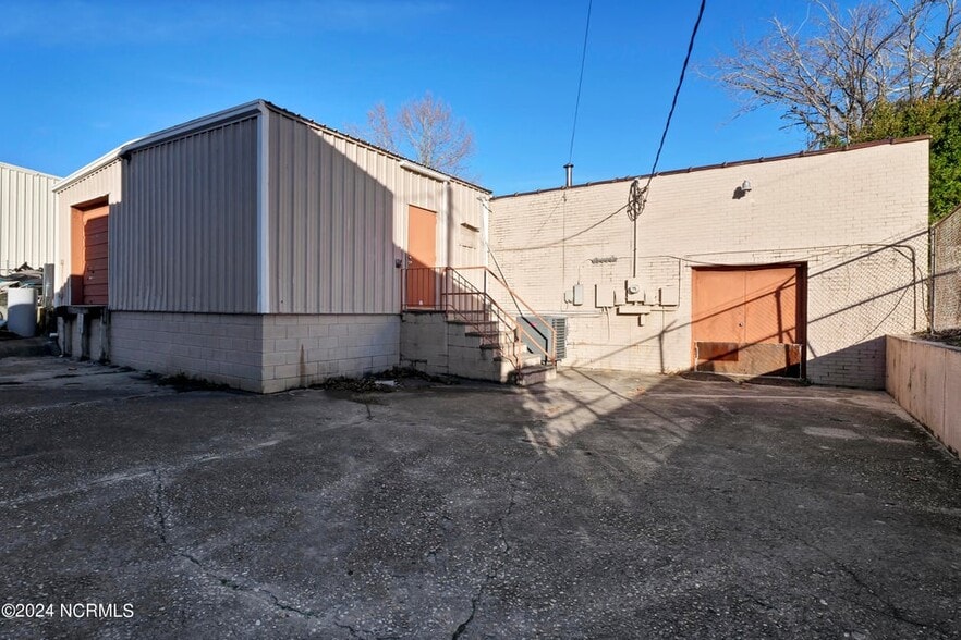 More Photos Of 813 S 16th St, Wilmington Office For Lease