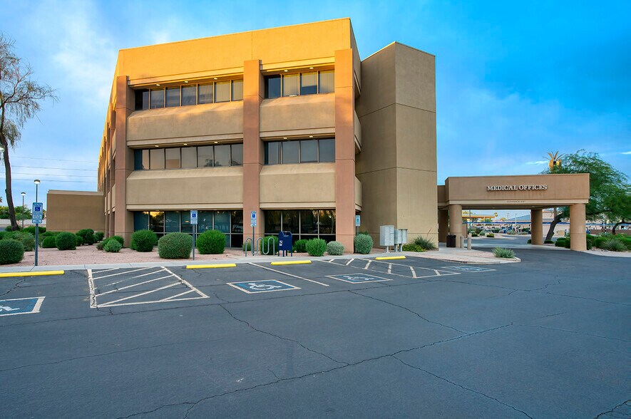 More Photos Of 4545 E Chandler Blvd, Phoenix Medical For Lease