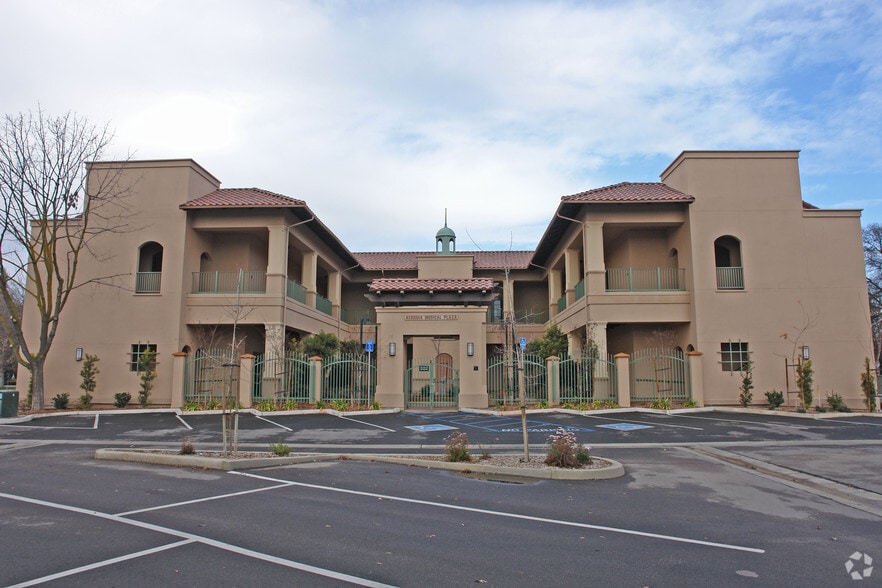 More Photos Of 805 W Acequia, Visalia Medical For Lease