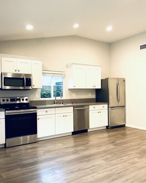 More Photos Of 328 W California Ave, Glendale Multifamily For Sale