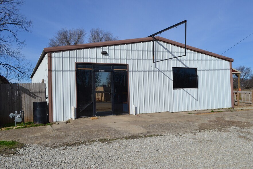 More Photos Of 16677 US Highway 77, Springer Multifamily For Sale