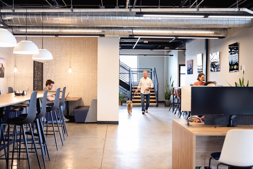 More Photos Of 565 SE 9th St, Bend Coworking Space