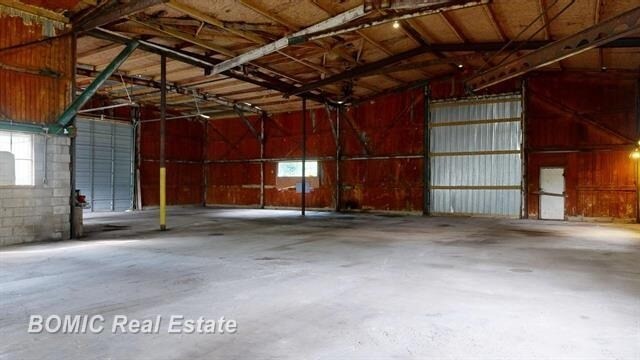 More Photos Of 9010 Dixie Hwy, Birch Run Warehouse For Lease