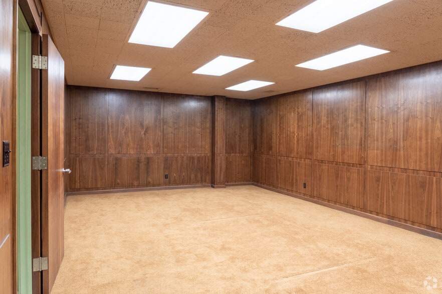 More Photos Of 3781 S Main St, Farmville Bank For Sale