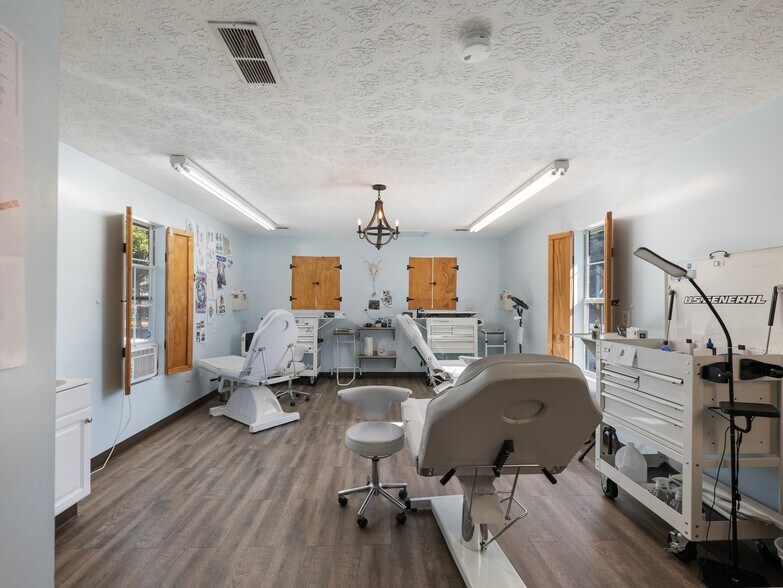More Photos Of 578 Braselton Hwy, Lawrenceville Storefront Retail Office For Sale