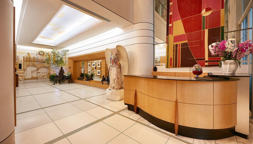 More Photos Of 640 S San Vicente Blvd, Los Angeles Medical For Lease