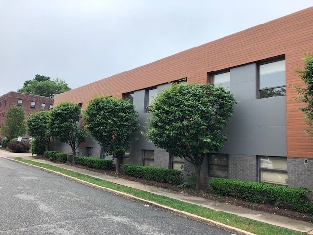 More Photos Of 1415 Queen Anne Rd, Teaneck Office For Lease