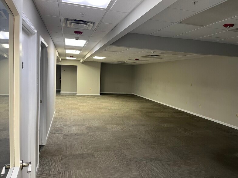 More Photos Of 604 Old Liverpool Rd, Liverpool Freestanding For Lease